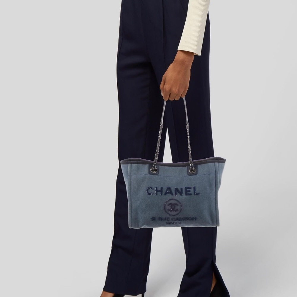 Chanel Deauville Tote
• From the Spring 2017 Collection by Karl Lagerfeld